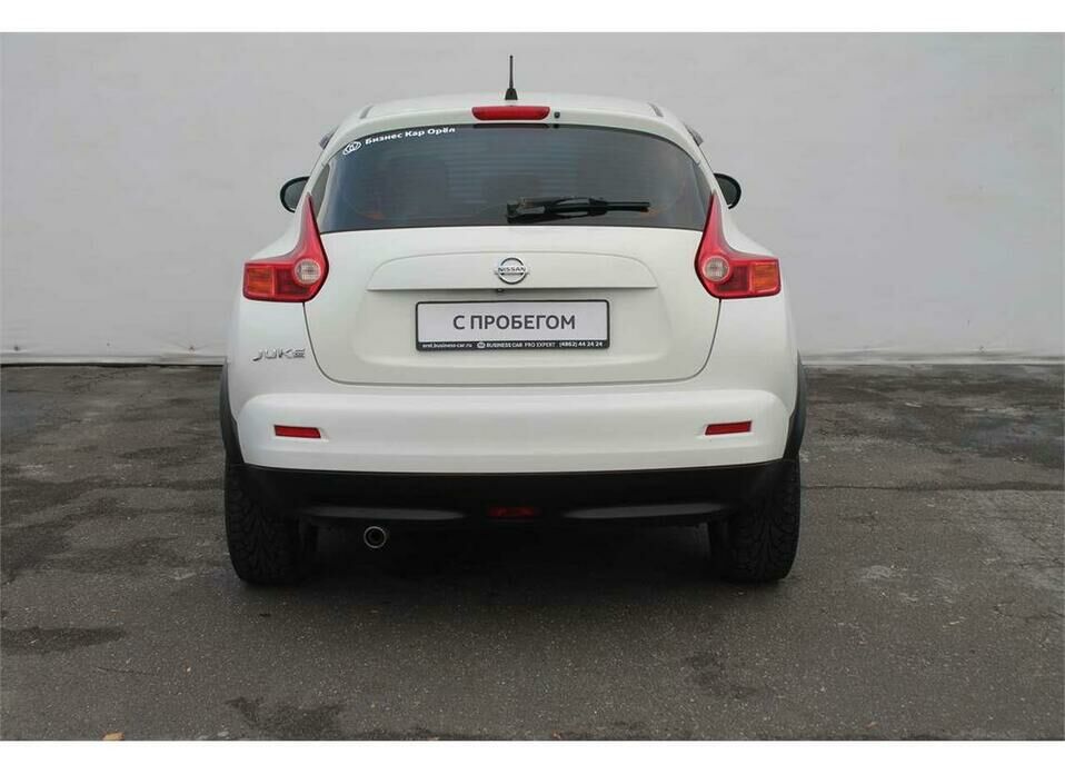 Nissan Juke 1.6 MT (117 л.с.)