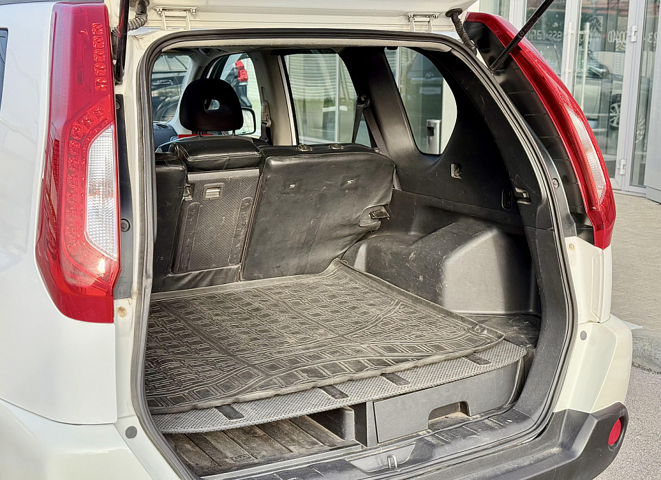 Nissan X-Trail, II Рестайлинг 2.0 MT (141 л.с.) 4WD