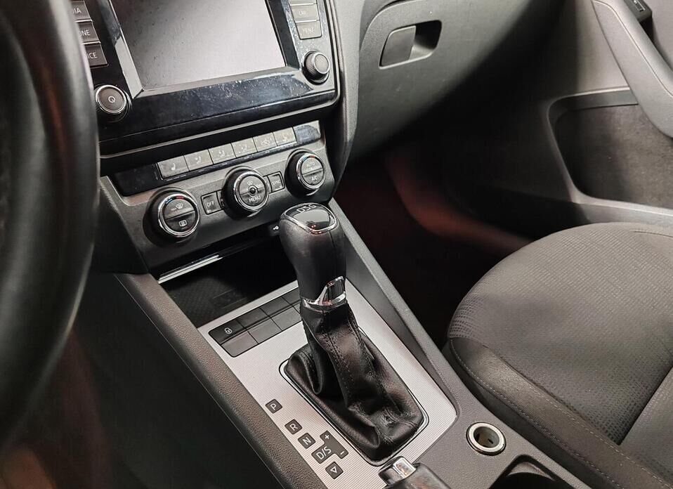 Skoda Octavia, III (A7) 1.4 AMT (150 л.с.)