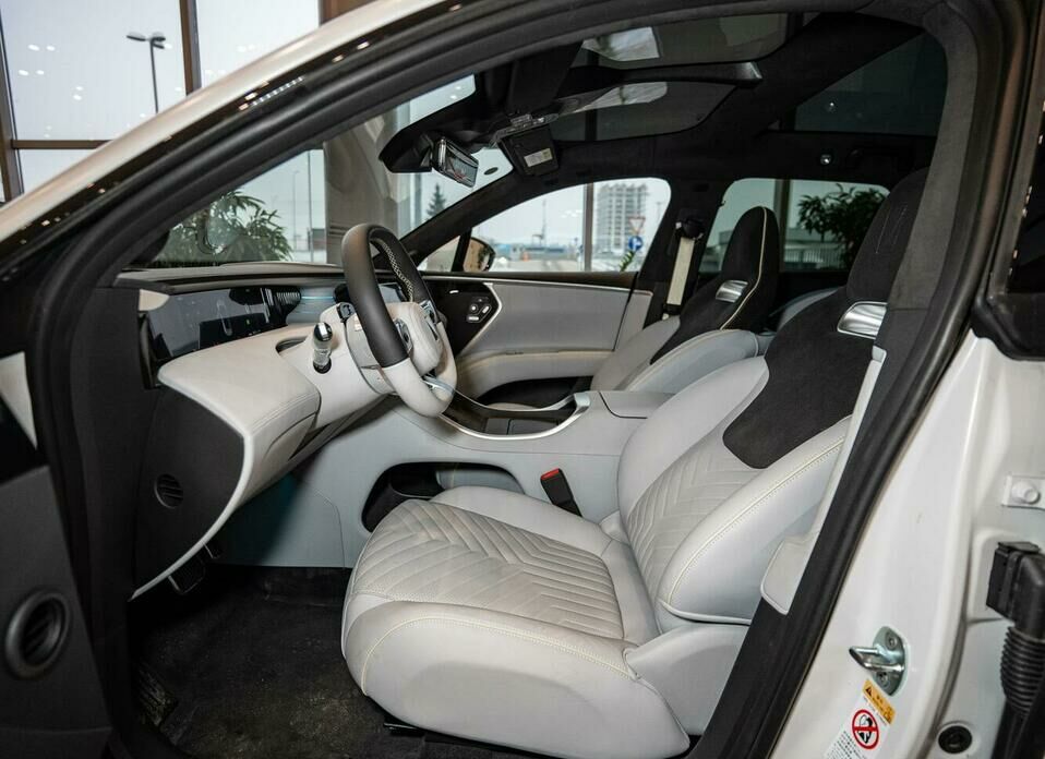 Avatr 11 116 kWh Electro AT (425 кВт) 4WD