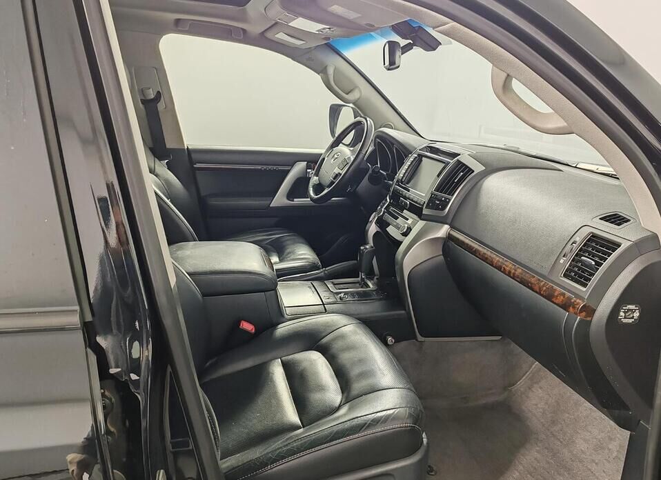 Toyota Land Cruiser, 200 Series Рестайлинг 1 4.5d AT (235 л.с.) 4WD