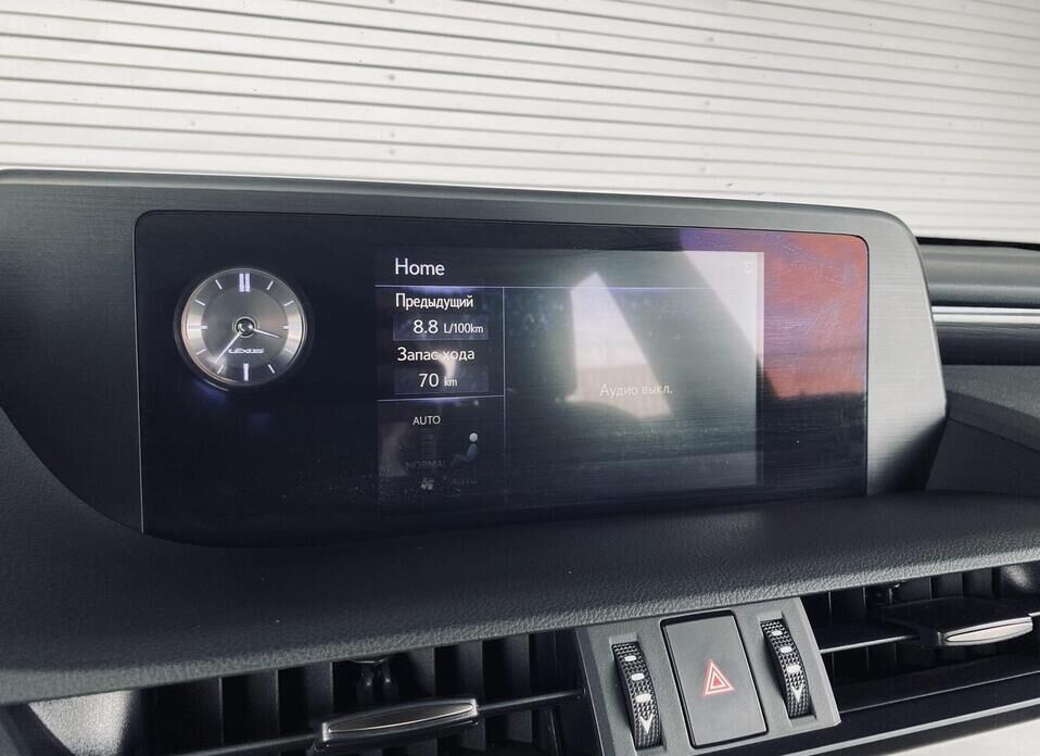 Lexus ES, VII 250 2.5 AT (200 л.с.)