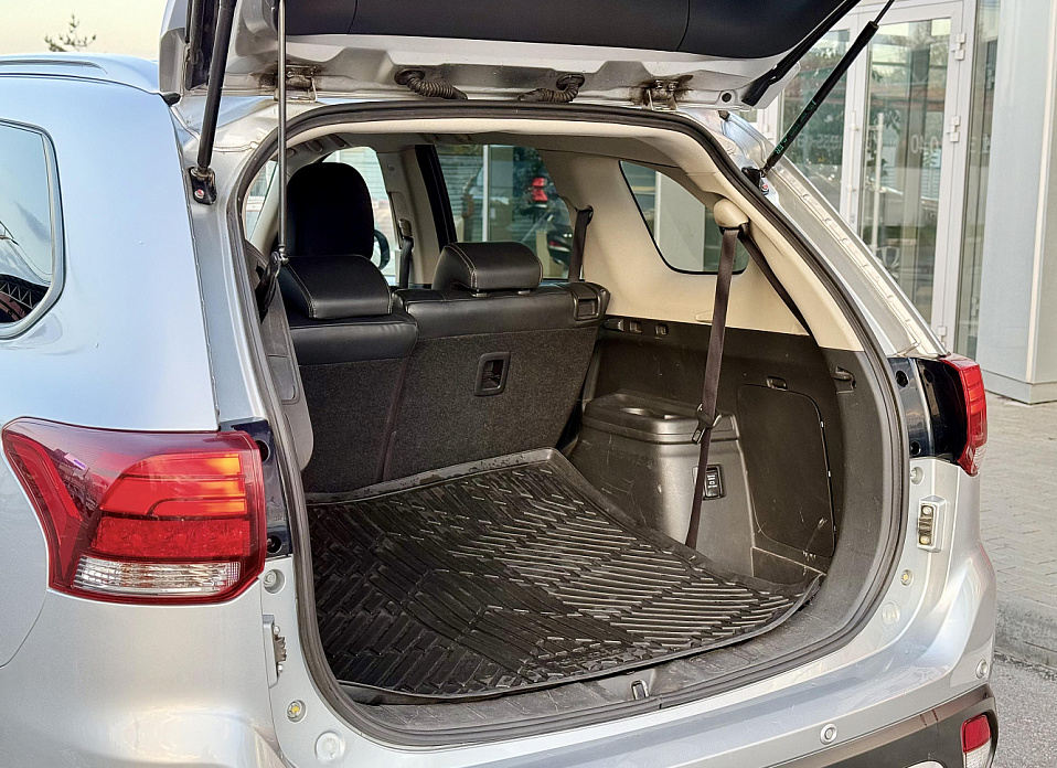 Mitsubishi Outlander, III Рестайлинг 3 2.4 CVT (167 л.с.) 4WD