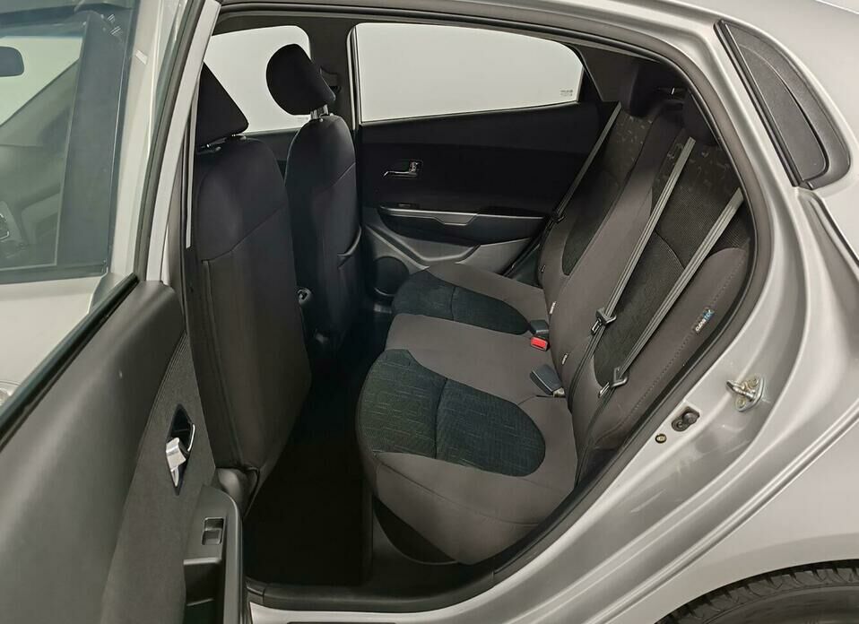 Kia Rio 5-speed 1.6 MT (123 л.с.)