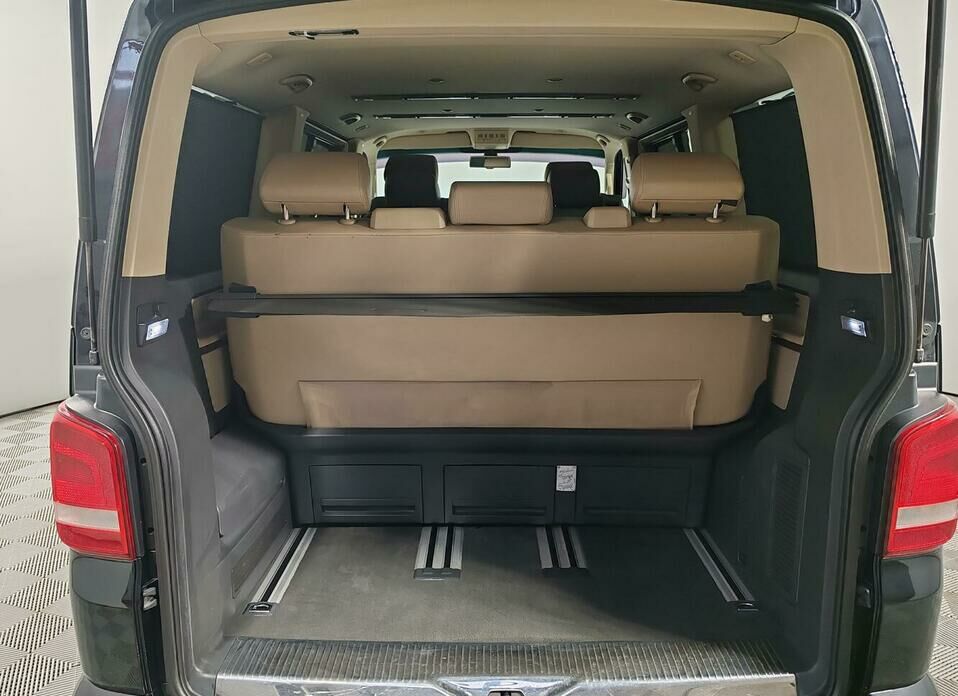 Volkswagen Multivan 2.0d AMT (180 л.с.) 4WD