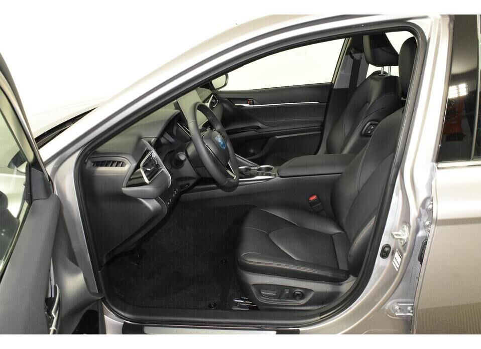 Toyota Camry, VIII (XV70) Рестайлинг 2.5 AT (209 л.с.)