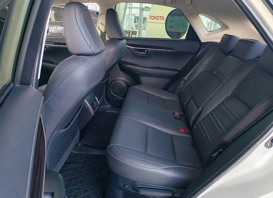 Lexus NX, I Рестайлинг 200 2.0 CVT (150 л.с.) 4WD