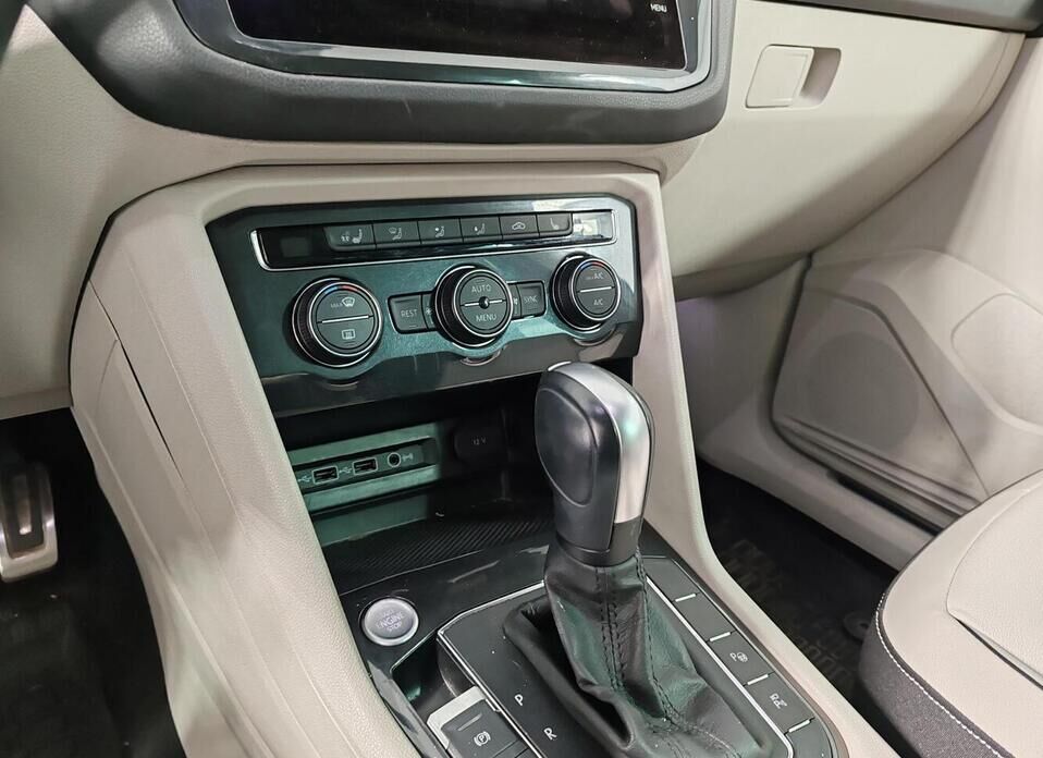 Volkswagen Tiguan, II 2.0 AMT (180 л.с.) 4WD
