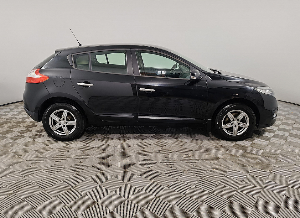 Renault Megane, III Рестайлинг 2 1.6 CVT (114 л.с.)