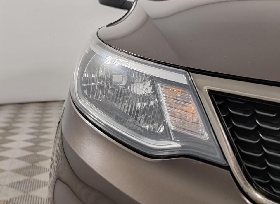 Kia Rio, III Рестайлинг 1.4 MT (107 л.с.)