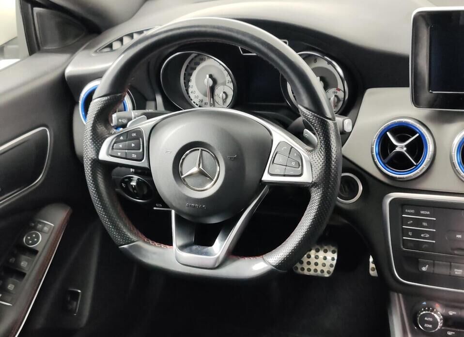 Mercedes-Benz CLA, I (C117, X117) 200 1.6 AMT (150 л.с.)