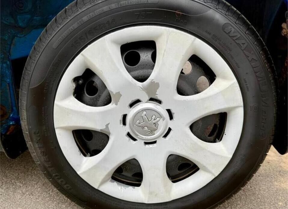 Peugeot 107, I Рестайлинг 1.0 AMT (68 л.с.)