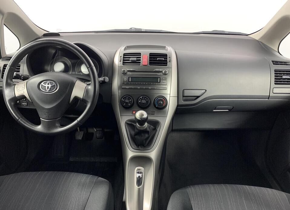 Toyota Auris, I 1.4 MT (97 л.с.)