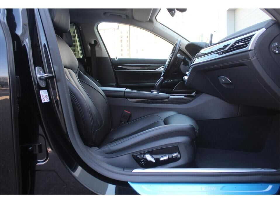BMW 7 серии, VI (G11/G12) Рестайлинг 730Ld xDrive 3.0d AT (249 л.с.) 4WD