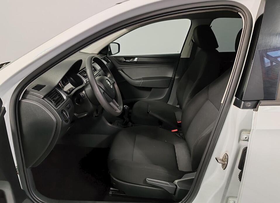 Skoda Rapid, I Рестайлинг 1.6 MT (90 л.с.)