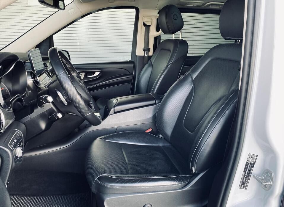 Mercedes-Benz V-Класс, III (W447) Рестайлинг 300 d длинный 2.0d AT (239 л.с.) 4WD