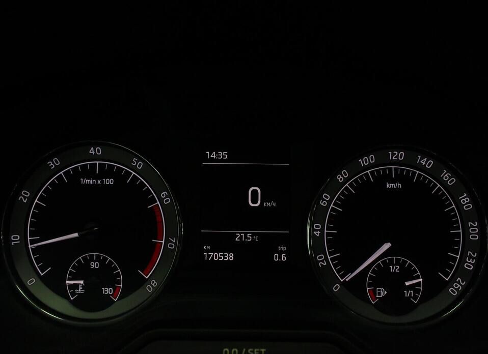 Skoda Octavia, III (A7) Рестайлинг 1.6 MT (110 л.с.)