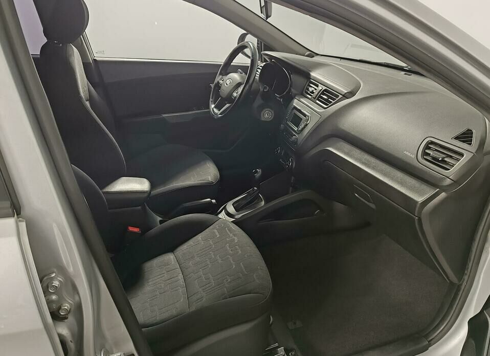 Kia Rio 4-speed 1.6 AT (123 л.с.)