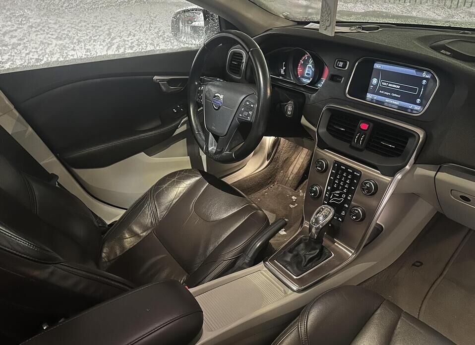 Volvo V40 Cross Country, I 2.0 AT (213 л.с.) 4WD