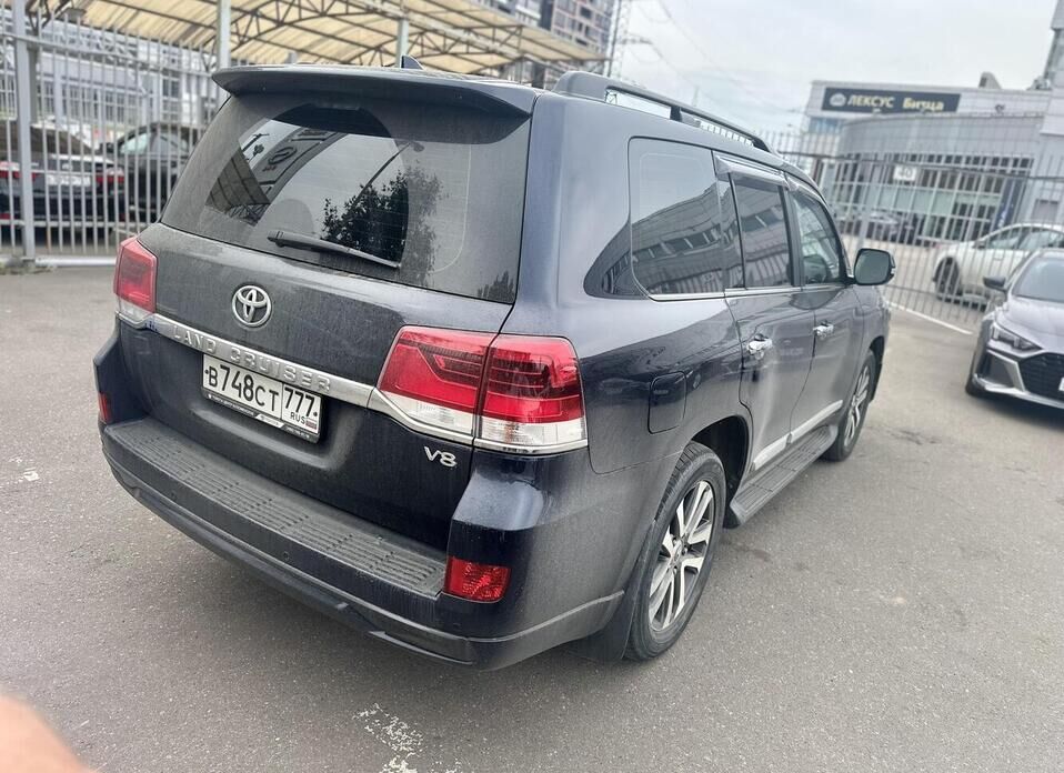 Toyota Land Cruiser, 200 Series Рестайлинг 2 4.5d AT (249 л.с.) 4WD