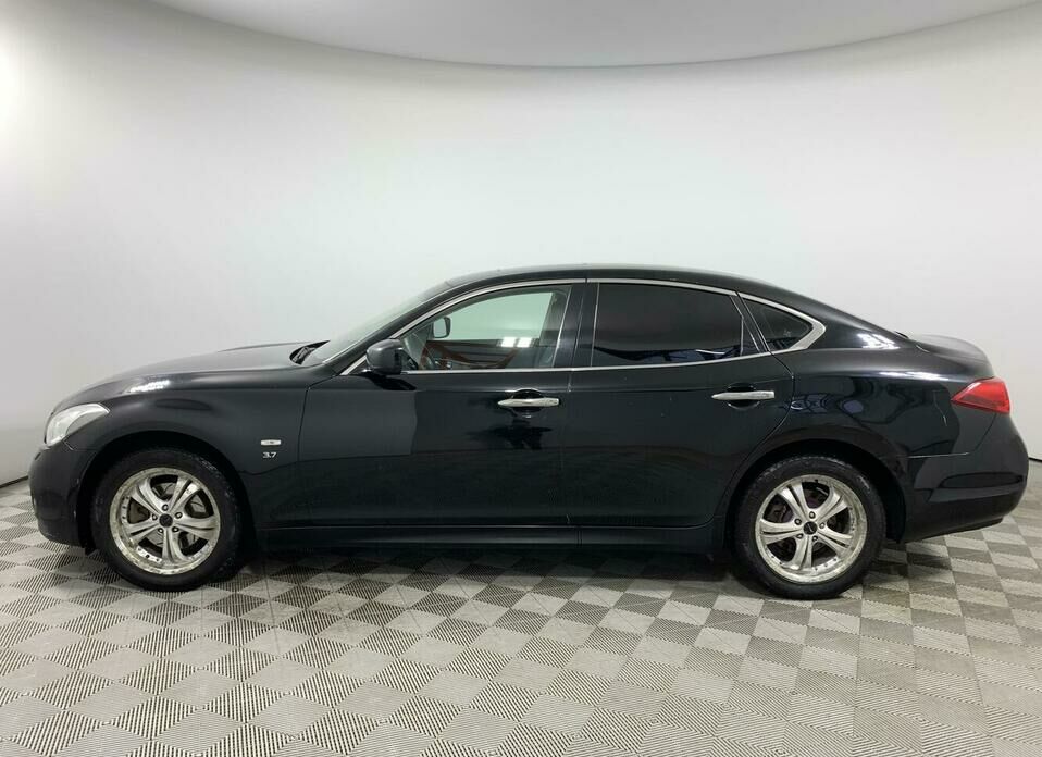 Infiniti Q70 3.7 AT (333 л.с.) 4WD