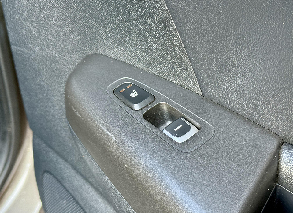 Kia Sportage, IV 2.0 AT (150 л.с.)