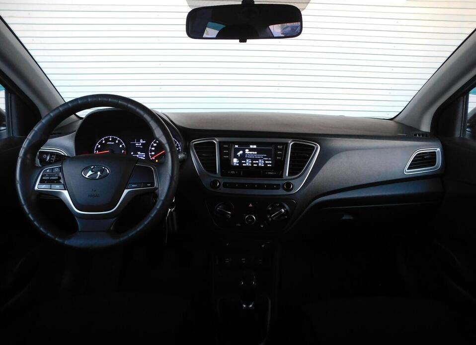 Hyundai Solaris, II Рестайлинг 1.6 MT (123 л.с.)