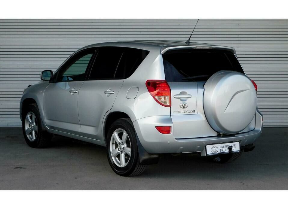 Toyota RAV4 2.0 AT (152 л.с.) 4WD