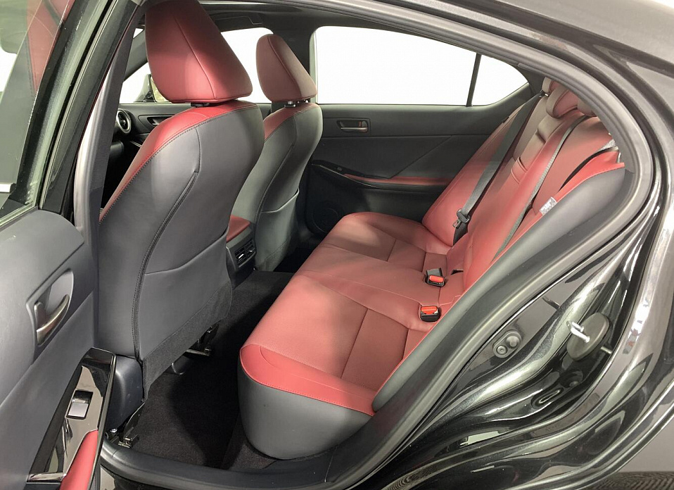 Lexus IS, III Рестайлинг 2 300 3.5 AT (264 л.с.) 4WD