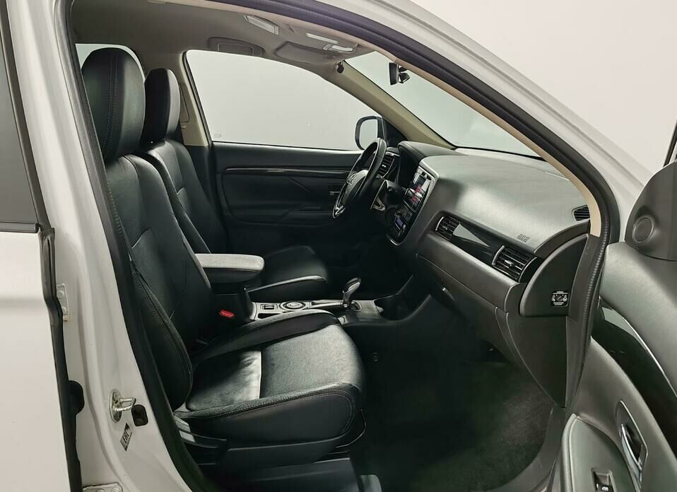 Mitsubishi Outlander 2.4 CVT (167 л.с.) 4WD