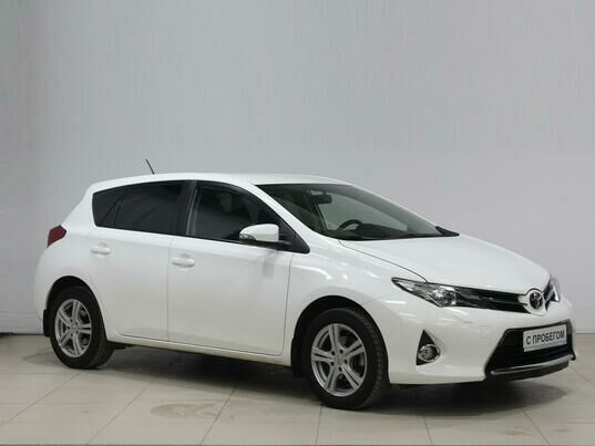 Toyota Auris, 2013 г., 36 100 км