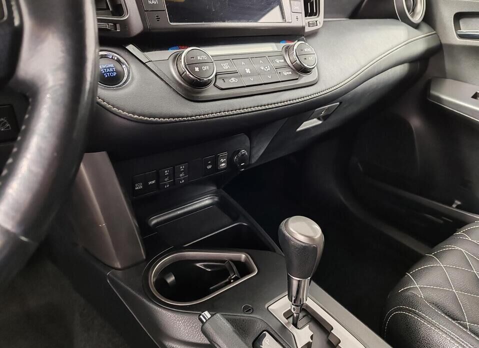 Toyota RAV4, IV (XA40) Рестайлинг 2.0 CVT (146 л.с.) 4WD