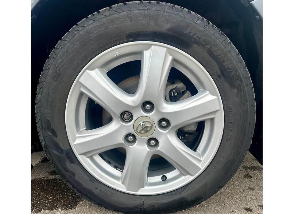 Toyota Corolla, X (E140, E150) Рестайлинг 1.6 MT (124 л.с.)