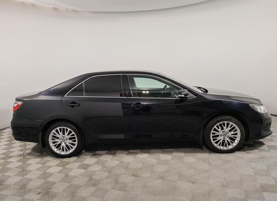 Toyota Camry 2.5 AT (181 л.с.)