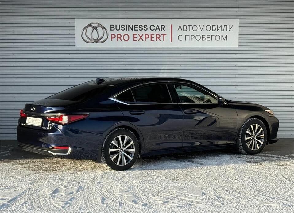Lexus ES, VII 250 2.5 AT (200 л.с.)