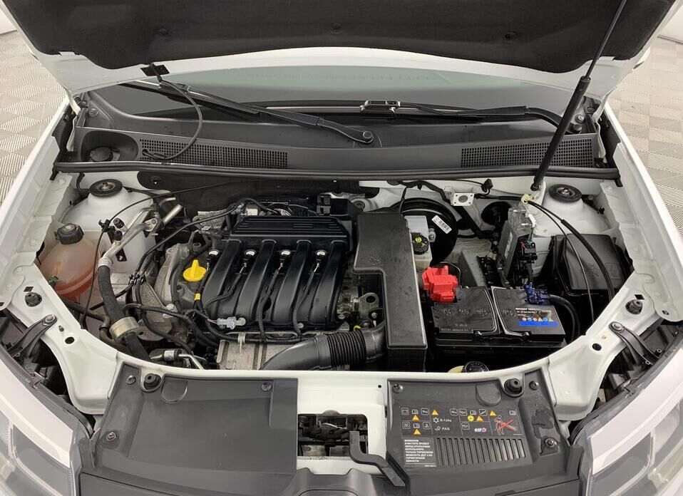 Renault Sandero Stepway 1.6 AT (102 л.с.)