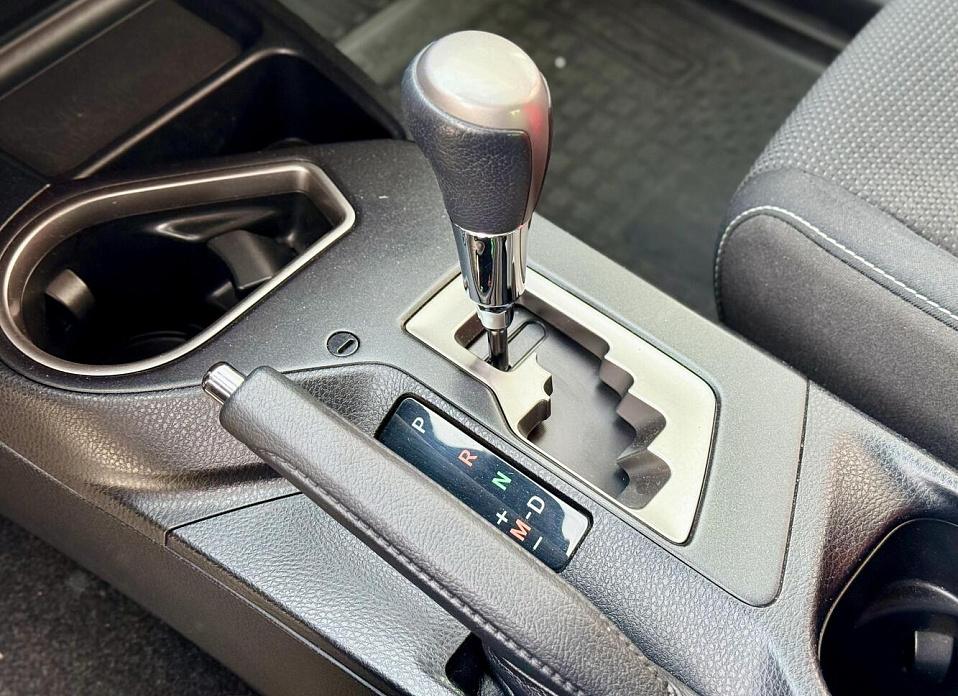 Toyota RAV4, IV (XA40) Рестайлинг 2.0 CVT (146 л.с.) 4WD