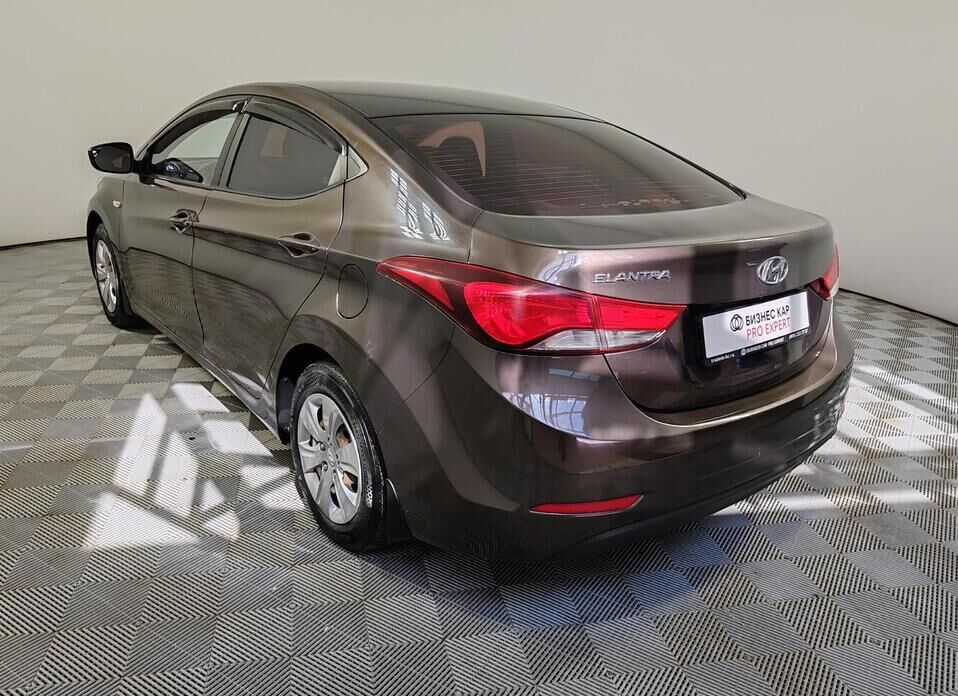 Hyundai Elantra 1.6 MT (132 л.с.)
