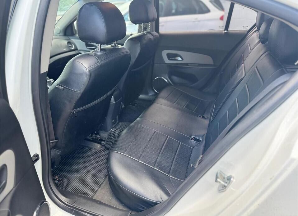 Chevrolet Cruze 1.6 AT (109 л.с.)