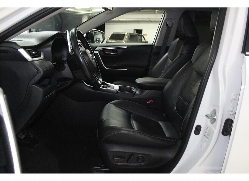 Toyota RAV4, V (XA50) 2.5 AT (199 л.с.) 4WD