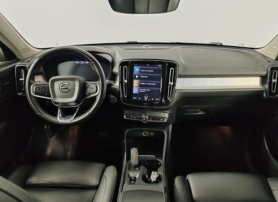Volvo XC40, I 2.0 AT (190 л.с.) 4WD