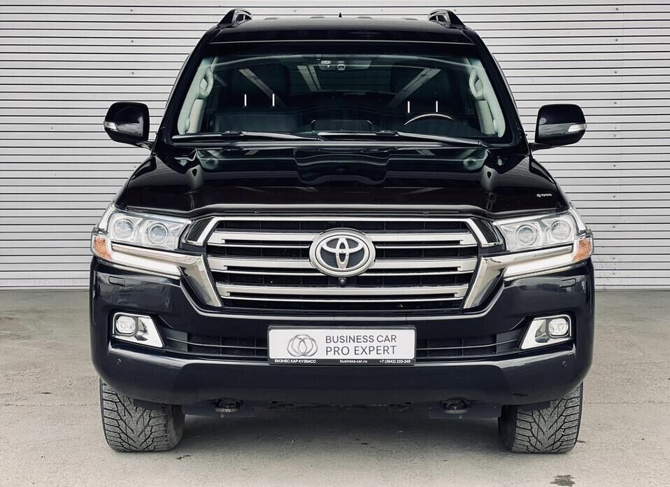 Toyota Land Cruiser, 200 Series Рестайлинг 2 4.5d AT (249 л.с.) 4WD