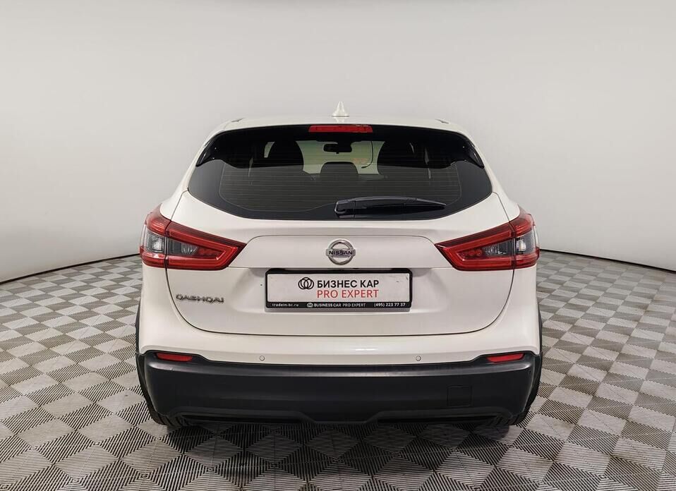 Nissan Qashqai, II Рестайлинг 2.0 CVT (144 л.с.) 4WD