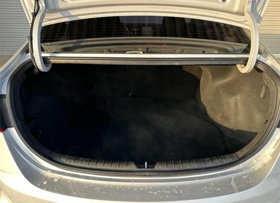 Hyundai Solaris, II Рестайлинг 1.6 MT (123 л.с.)