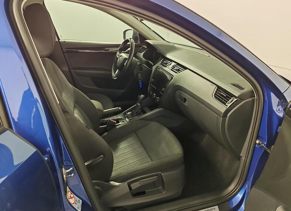 Skoda Octavia, III (A7) Рестайлинг 1.8 AMT (180 л.с.)