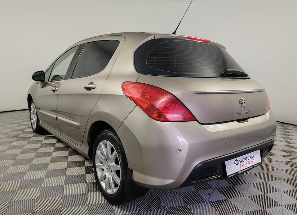 Peugeot 308 1.6 AT (120 л.с.)