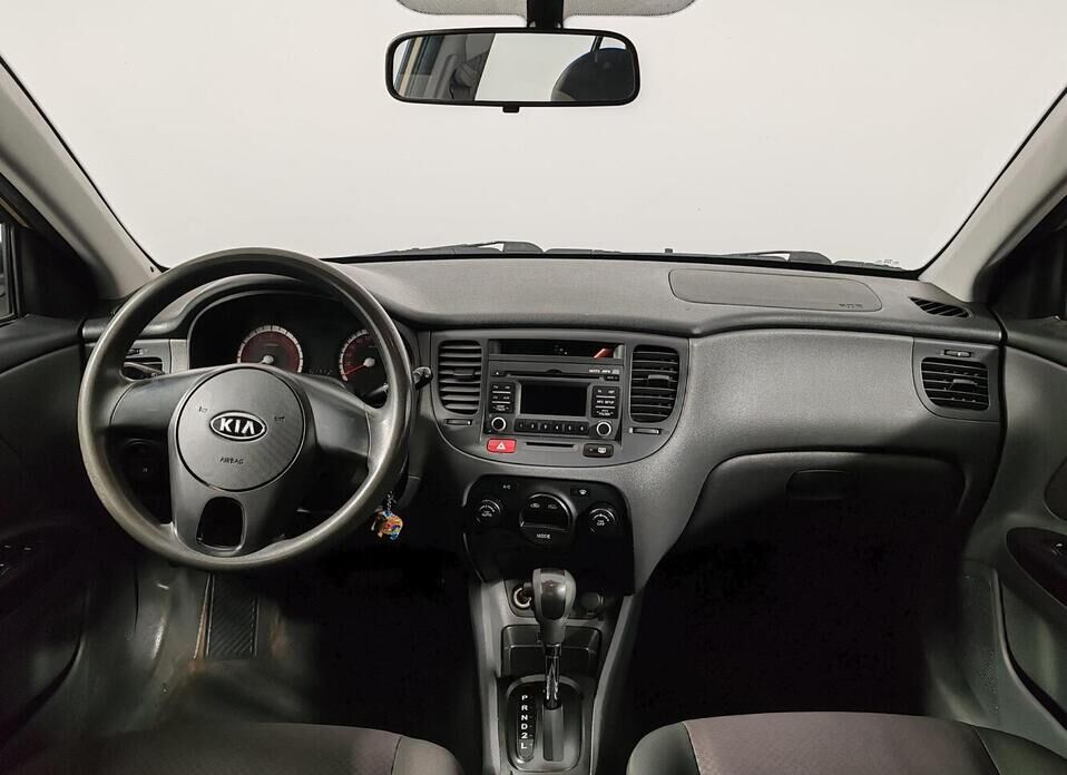 Kia Rio, II Рестайлинг 1.4 AT (95 л.с.)
