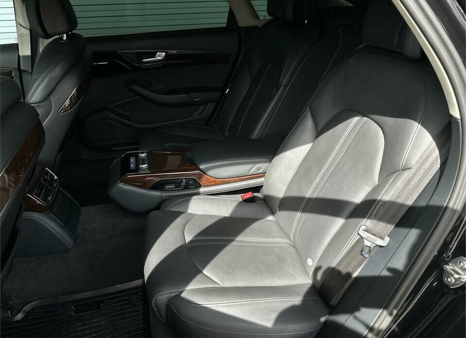 Audi A8 Long 3.0 AT (310 л.с.) 4WD