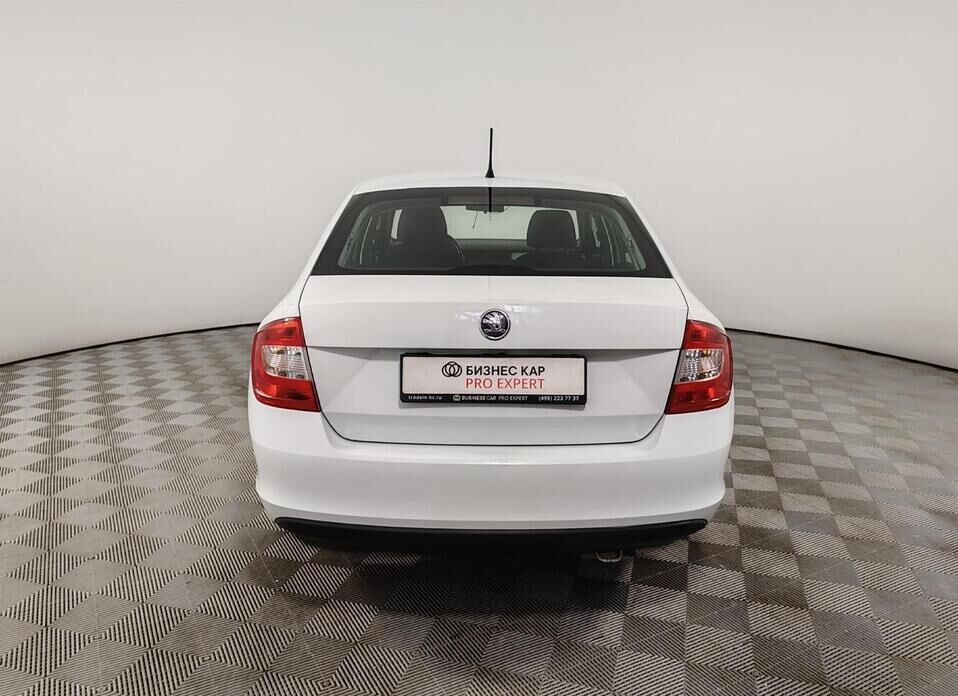 Skoda Rapid, I 1.6 MT (105 л.с.)