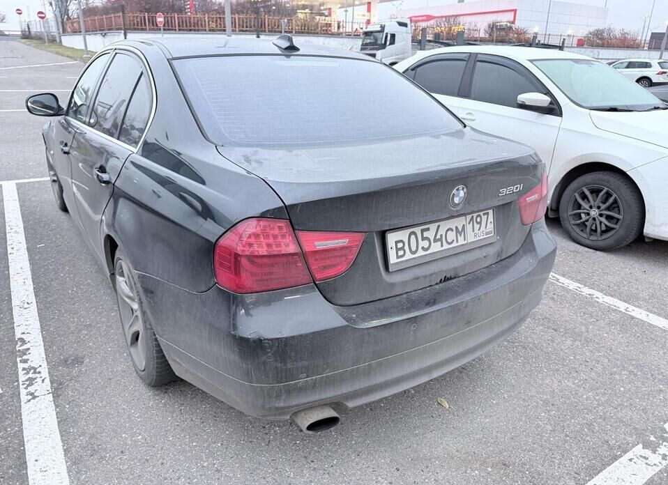 BMW 3 серии, V (E90/E91/E92/E93) Рестайлинг 320i 2.0 AT (156 л.с.)